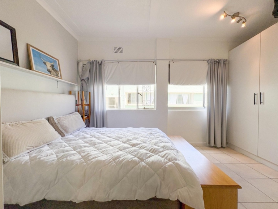 1 Bedroom Property for Sale in Vredehoek Western Cape